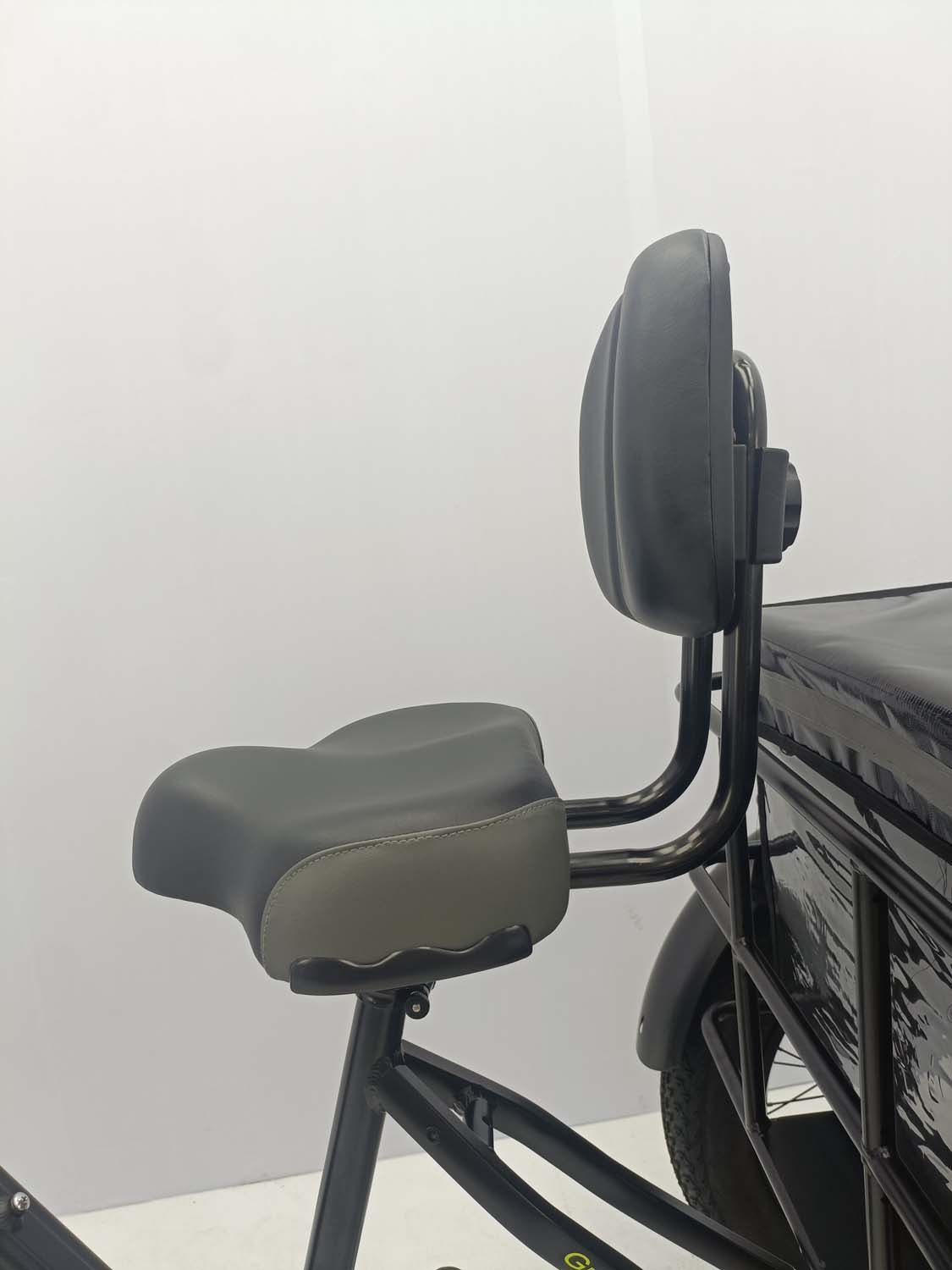 Electric Cargo Tricycle – 20" Fat Tyre E-Bike with Spacious Rear Basket for Ultimate Utility ET20F