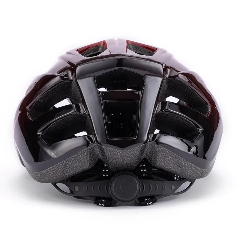 Sleek and lightweight bicycle helmet adjustable circumference 57-62cm